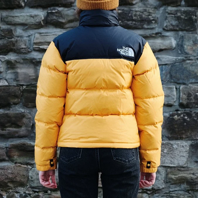 Пуховик женский The North Face 1996 Retro Nuptse Jacket Summit Gold