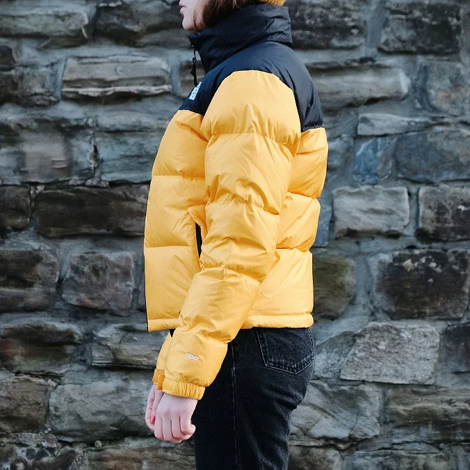 Пуховик женский The North Face 1996 Retro Nuptse Jacket Summit Gold